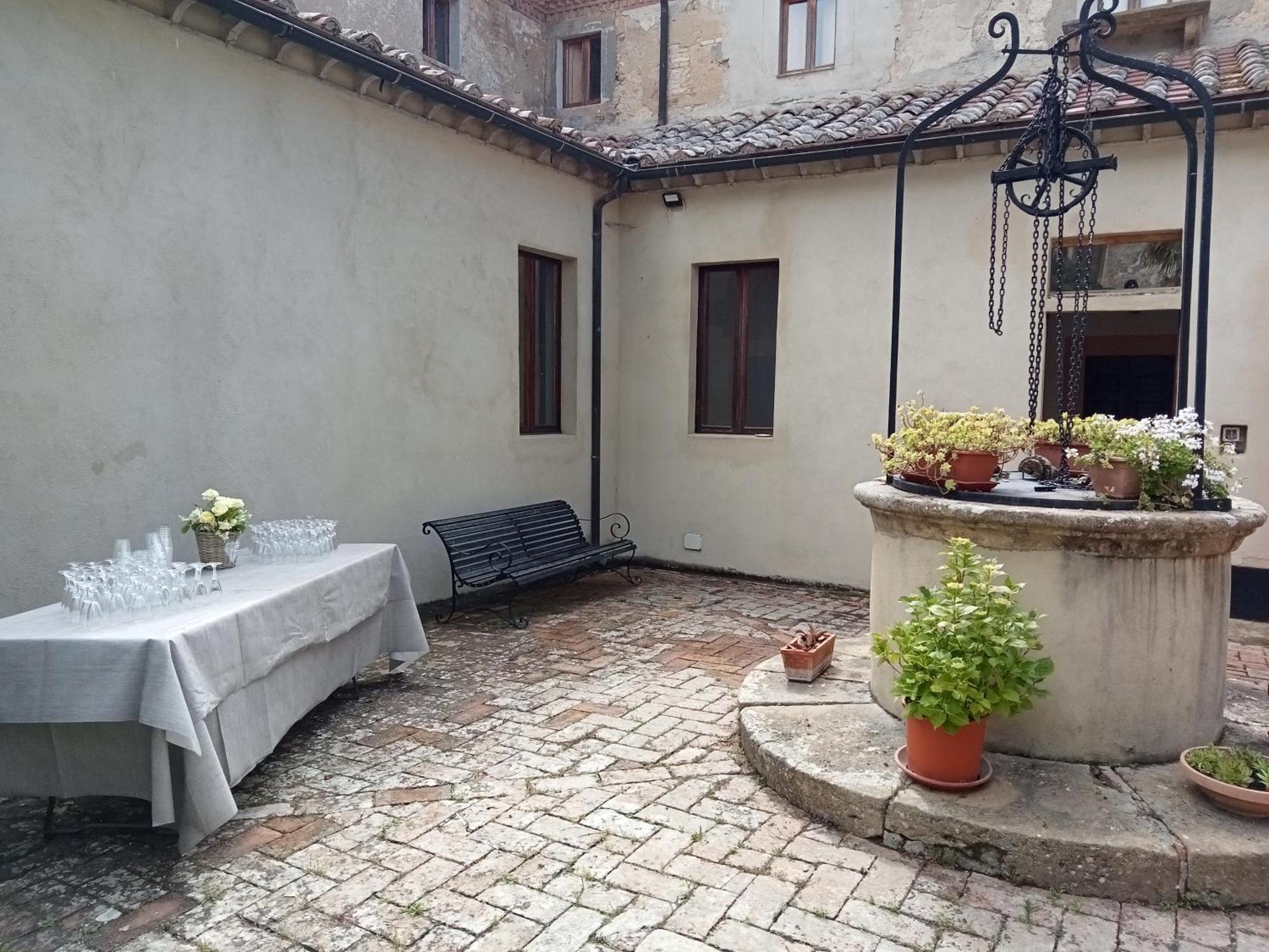 Chiostro Delle Monache Hostel Volterra Luaran gambar